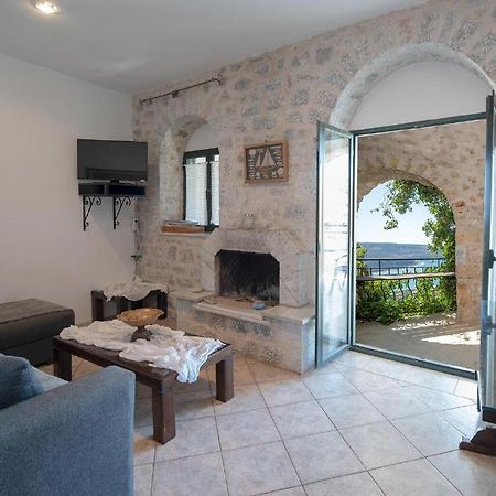 شقة Olga'S House Néon Oítilon المظهر الخارجي الصورة