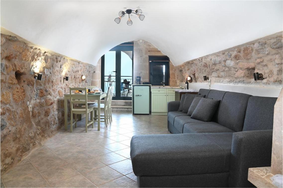 شقة Olga'S House Néon Oítilon المظهر الخارجي الصورة