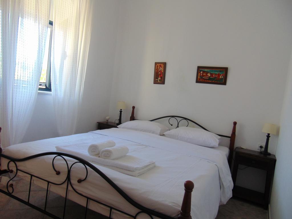 شقة Olga'S House Néon Oítilon الغرفة الصورة